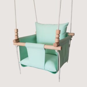 Hanging polyester swing with chunky beads