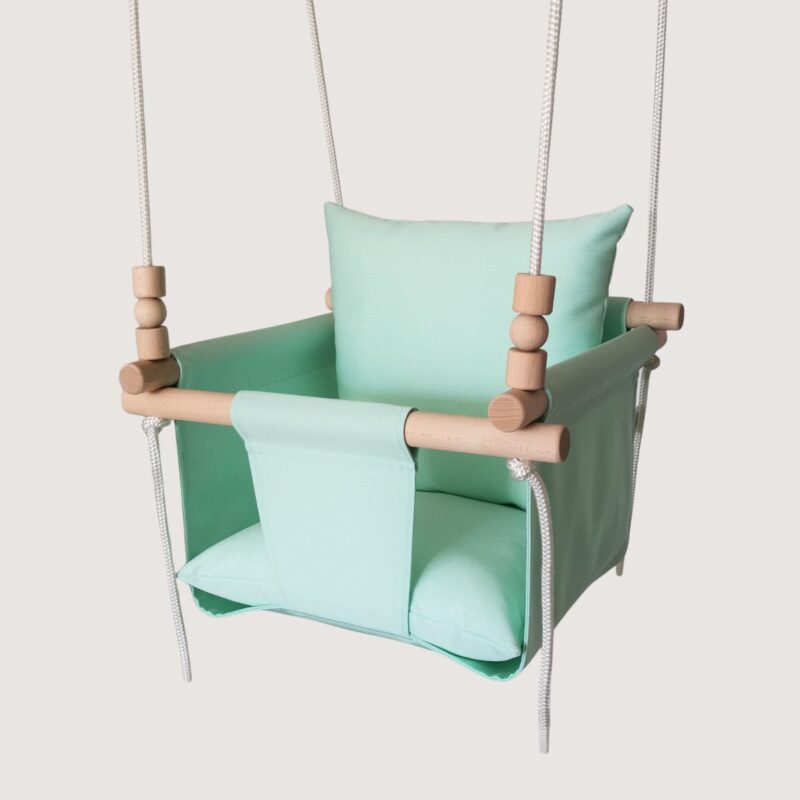 Hanging polyester swing with chunky beads